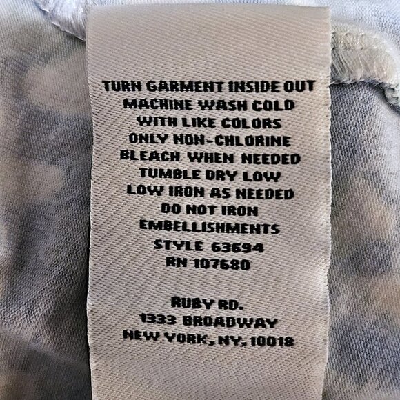 Ruby Rd Aqua/Green/White Geometric Embellished Notch Neck Top - 2X - Picture 7 of 8